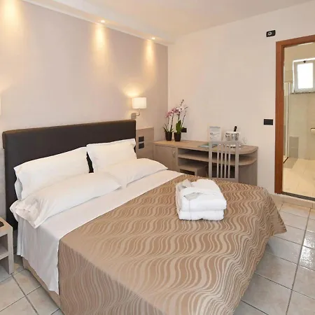 Queen Mary 3* Κατόλικα