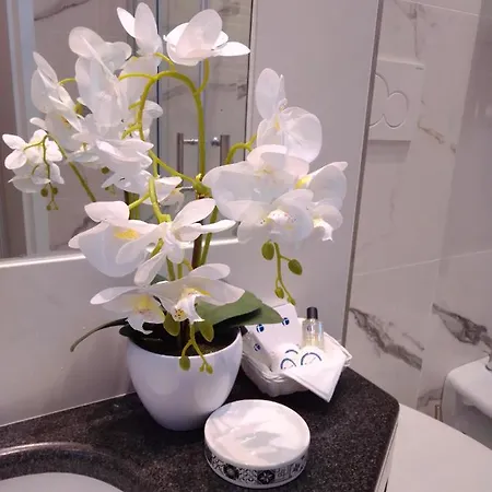 Queen Mary Ξενοδοχείο 3*