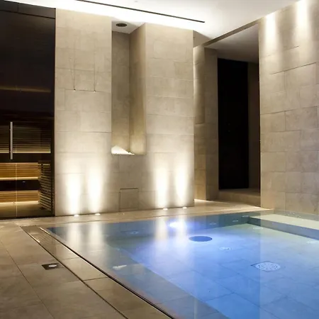 호텔 Queen Mary 3*