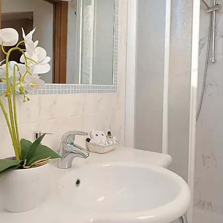 Queen Mary Κατόλικα