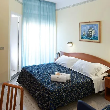 Hotel Queen Mary 3*