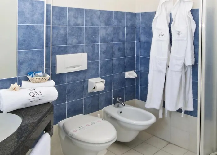 호텔 Queen Mary 3*